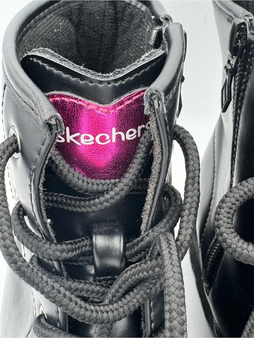 Skechers Gravlen Hi Metallic Heart Combat Boots Very Rare Like New